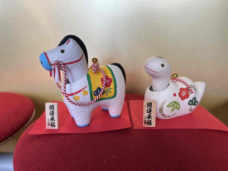 ヘビから馬へ/華サロン