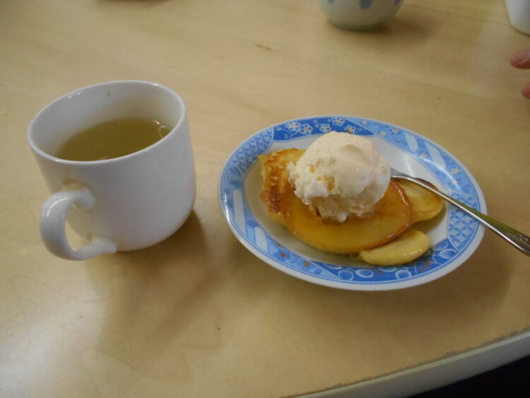 りんごのケーキ🍎/華サロン